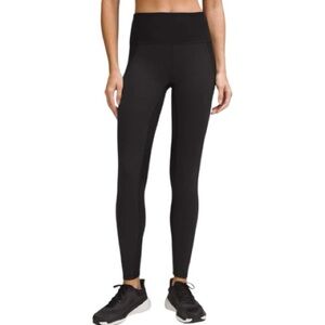 Lululemon Wunder Train High-Rise Tight 28" *Satin Panels
Black Size 4